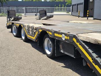 Scania Scania R410 6x2 + NOOTEBOOM TIEFLADER